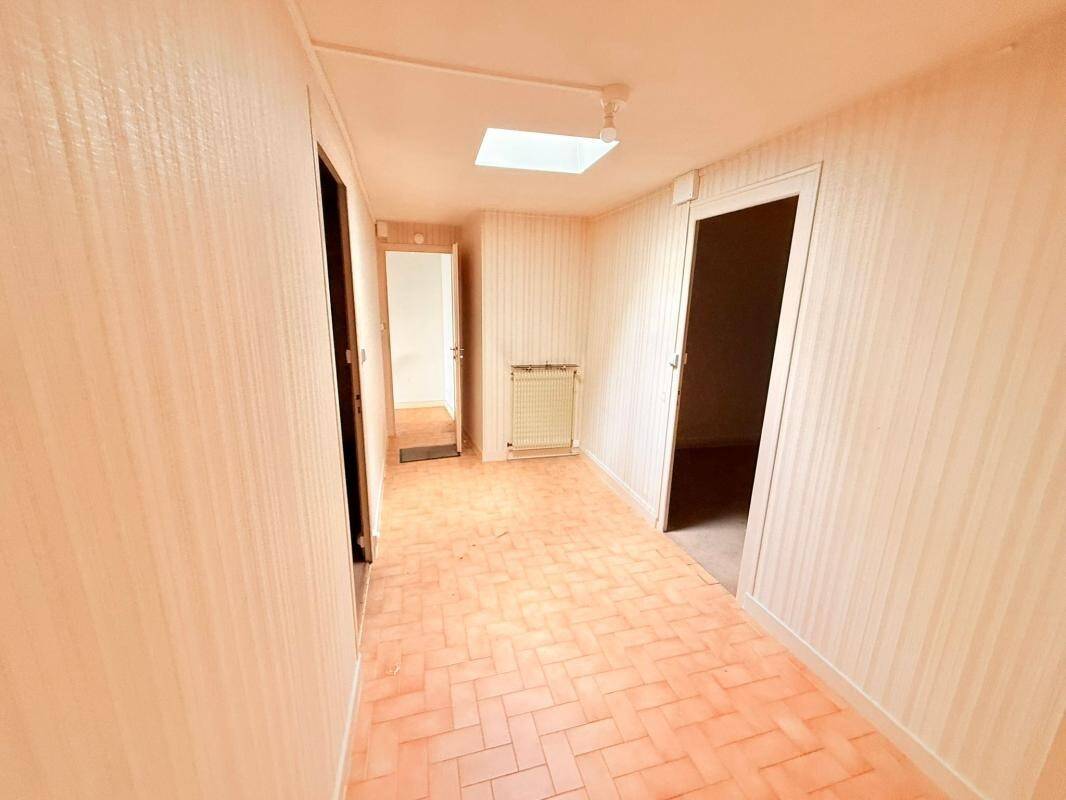 Maison à vendre, 330m², SURGERES