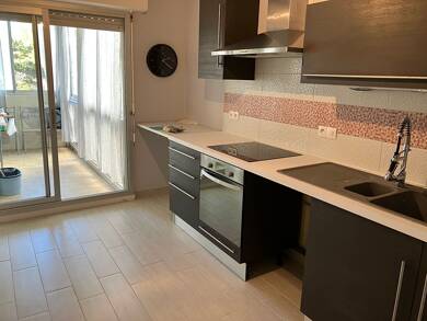Appartement à vendre 230 000 € 3 pièces 2 chambres 67 m² Étage 1/4 Royan 17200