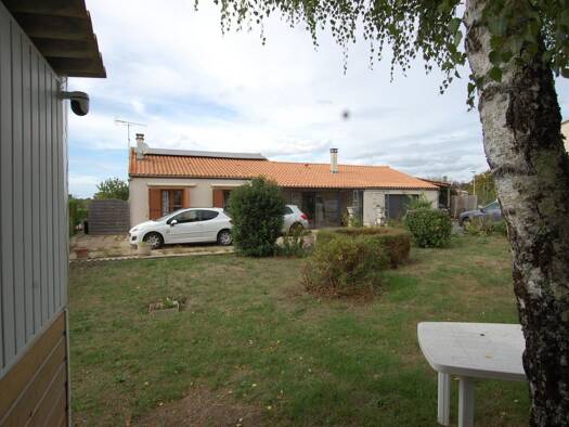 Maison à vendre 262 000 € 5 pièces 3 chambres 138 m² Saint-Germain-de-Lusignan 17500