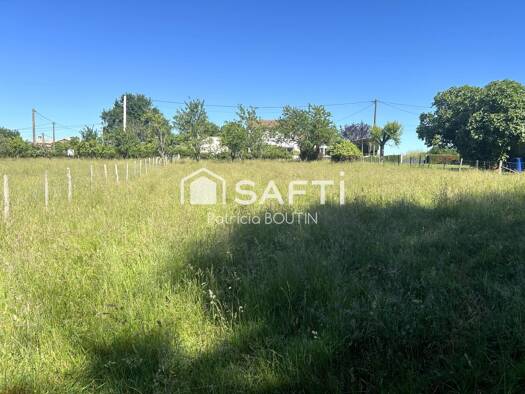Terrain constructible à vendre 27 000 € 1 623 m² de terrain Saint-Martin-de-Saint-Maixent 79400