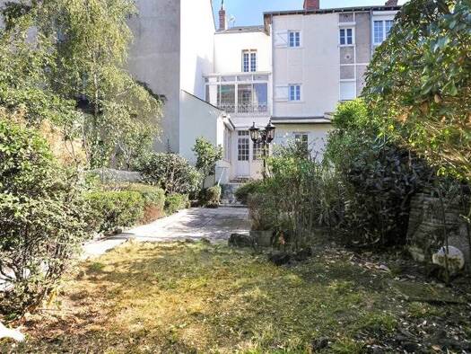 Maison à vendre 617 372 € 10 pièces 6 chambres 234 m² 221 m² de terrain Cathédrale Tours 37000
