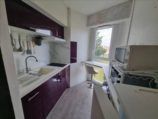 Appartement à louer 604 € 1 pièce 25 m² Étage 2/4 Caudèrès Talence 33400