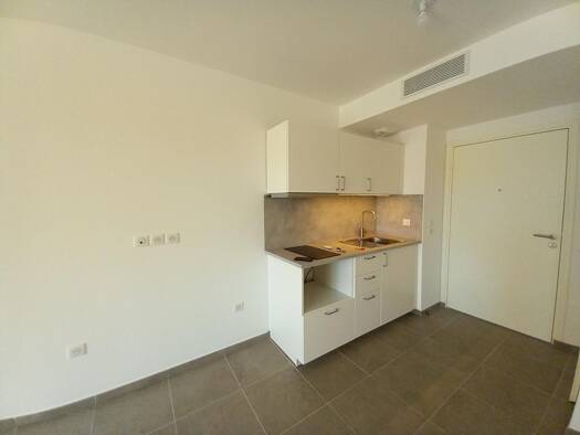 Appartement à louer 790 € 1 pièce 25 m² Étage 1/3 Les Milles Aix-en-Provence 13100