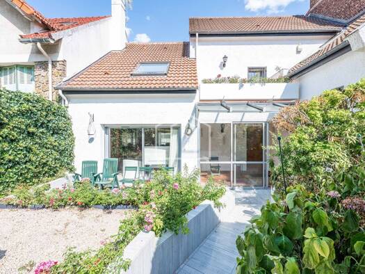 Maison à vendre 1 490 000 € 10 pièces 5 chambres 290 m² 297 m² de terrain République Suresnes 92150