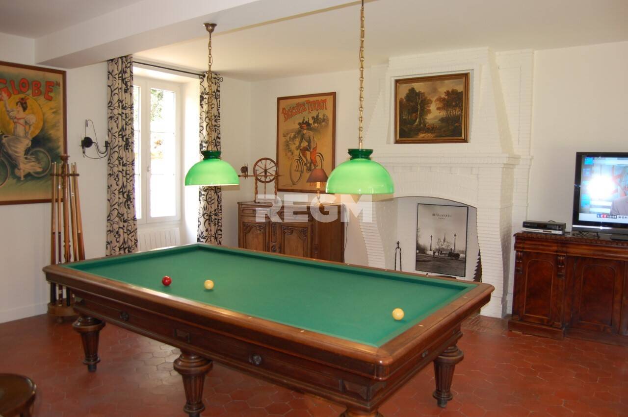 Maison à vendre, 360m², VARENNES JARCY