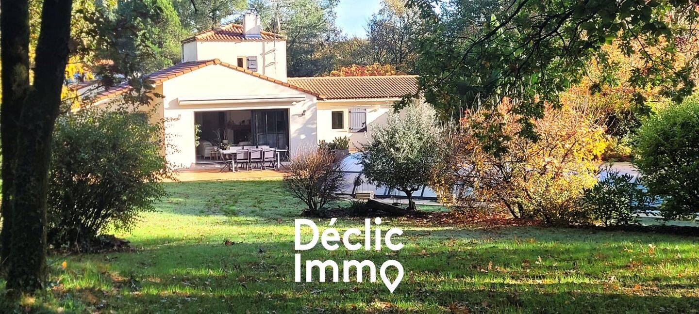 Maison à vendre, 169m², MOUTIERS LES MAUXFAITS