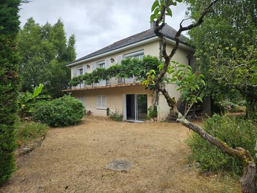 Maison à vendre 241 500 € 7 pièces 4 chambres 161 m² 860 m² de terrain La Fleche 72200