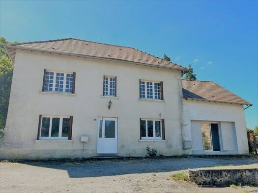 Maison à vendre 91 732 € 6 pièces 4 chambres 135 m² 2 755 m² de terrain Bussière-Galant 87230