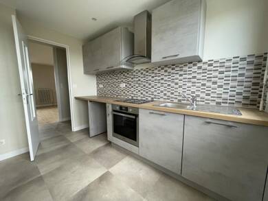 Appartement à louer 660 € 4 pièces 2 chambres 66 m² Dernier étage, Étage 4/4 Hors Centre Ville Le Coteau 42120
