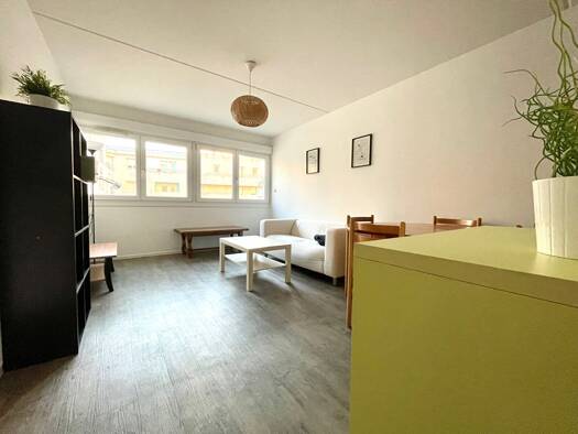 Appartement à louer 525 € 2 pièces 1 chambre 37 m² Étage 4/6 Centre Brest 29200