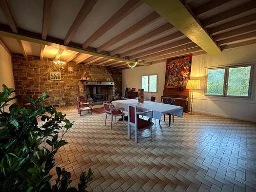 Maison de plain-pied à vendre 171 500 € 6 pièces 3 chambres 165 m² 3 206 m² de terrain Villac 24120