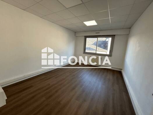 Local commercial à louer 745 € 28 m² de surface de vente Monselet Nantes 44000