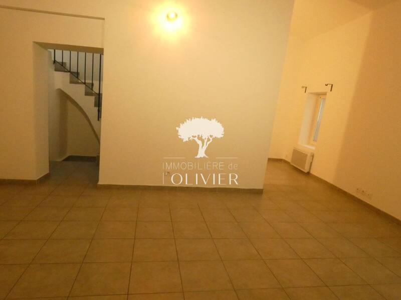 Maison à louer, 73m², APT