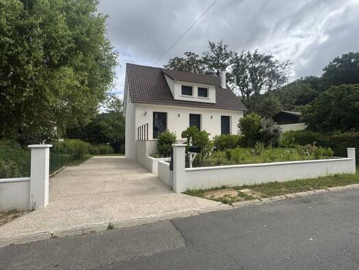 Maison à vendre 599 000 € 5 pièces 3 chambres 115 m² 831 m² de terrain Boullay-les-Troux 91470