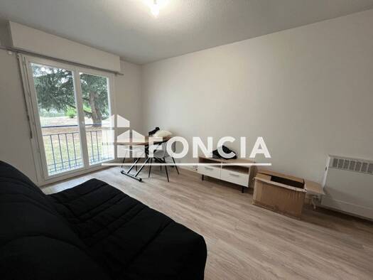 Appartement à louer 460 € 1 pièce 27,7 m² RDC Tour Chabot-Gavacherie Niort 79000