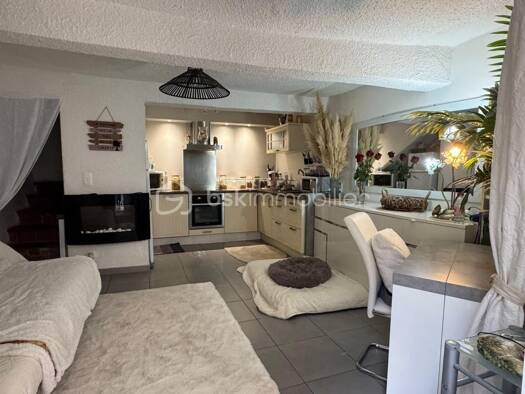 Maison de ville à vendre 60 000 € 2 pièces 1 chambre 45 m² Centre Lézignan-Corbières 11200