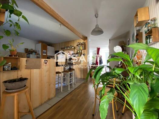 Maison à vendre 217 000 € 5 pièces 4 chambres 108 m² 138 m² de terrain Est Surgères 17700