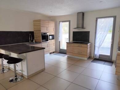 Maison de plain-pied à vendre 364 000 € 4 pièces 3 chambres 91 m² 542 m² de terrain Draguignan 83300