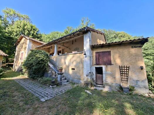 Maison à vendre 296 800 € 5 pièces 2 chambres 100 m² 42 500 m² de terrain Bussac 24350