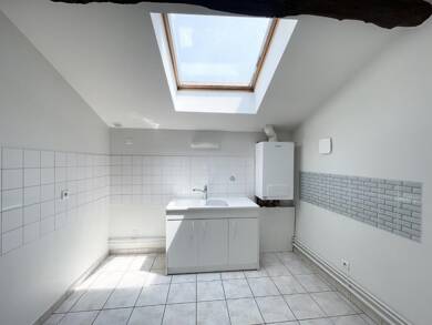 Appartement à louer 602 € 3 pièces 2 chambres 81 m² 2ème étage Ouest Belleville 69220