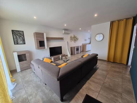 Maison de plain-pied à louer 1 099 € 3 pièces 2 chambres 77 m² Sud Pia 66380