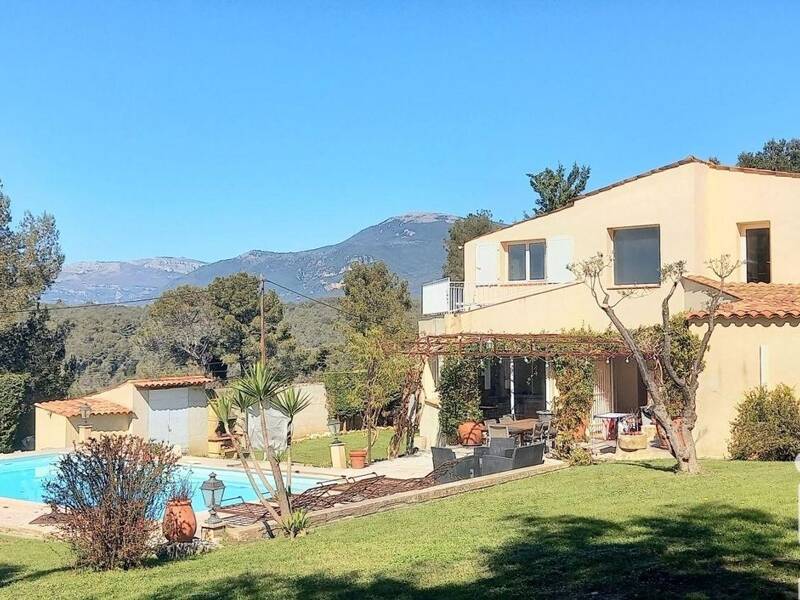 Maison à vendre, 215m², ROQUEFORT LES PINS