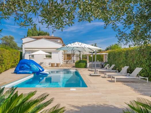 Villa à vendre 2 090 000 € 8 pièces 4 chambres 235,1 m² 1 322 m² de terrain Village-Le Val-Cabrieres Mougins 06250