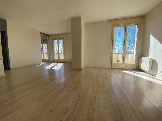 Appartement à louer 850 € 3 pièces 2 chambres 63 m² Étage 6/7 La Balance-Raspail Avignon 84000