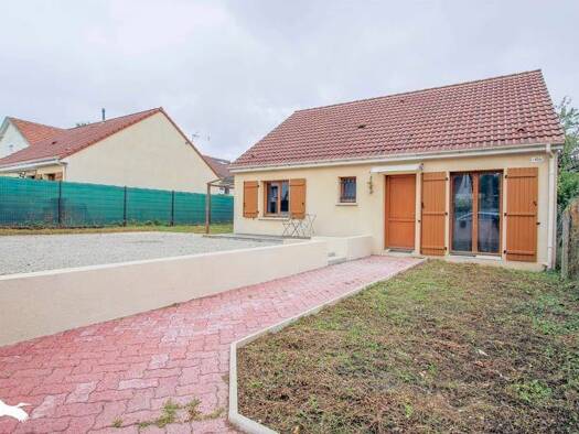 Maison de plain-pied à vendre 252 000 € 3 pièces 2 chambres 69 m² 351 m² de terrain Centre Gargenville 78440
