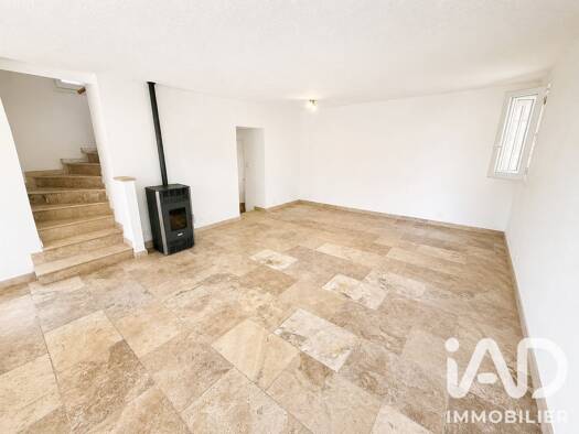 Maison à vendre 234 000 € 5 pièces 3 chambres 113,6 m² 200 m² de terrain Pierrevert 04860