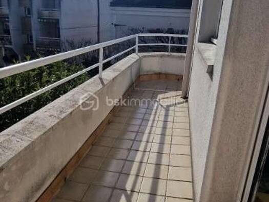Appartement à vendre 159 750 € 2 pièces 1 chambre 43,01 m² Étage 2/3 Voltaire-Vaujours Livry-Gargan 93190