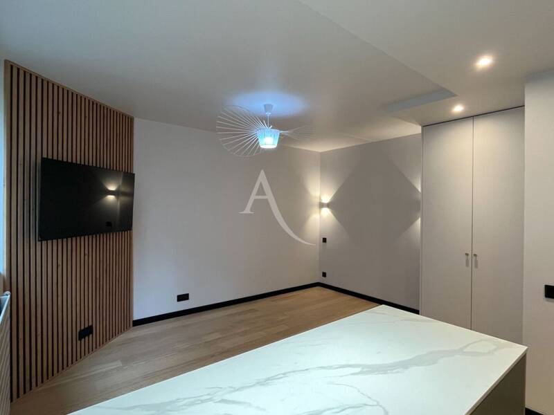 Maison à louer, 21m², PARIS 16E