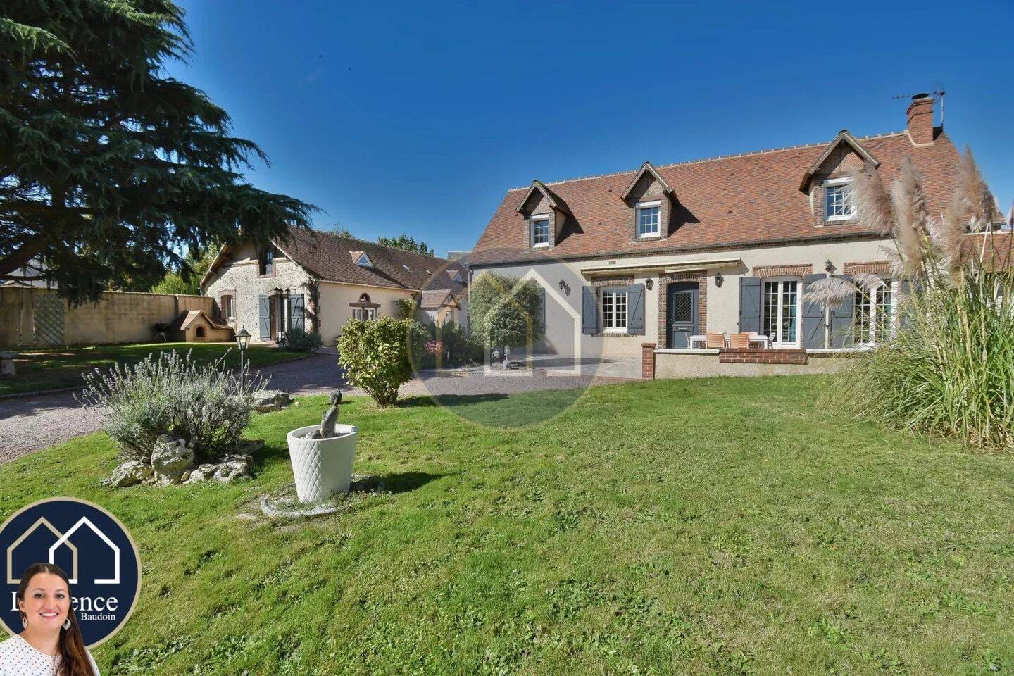 Maison à vendre, 449m², TREMBLAY LES VILLAGES