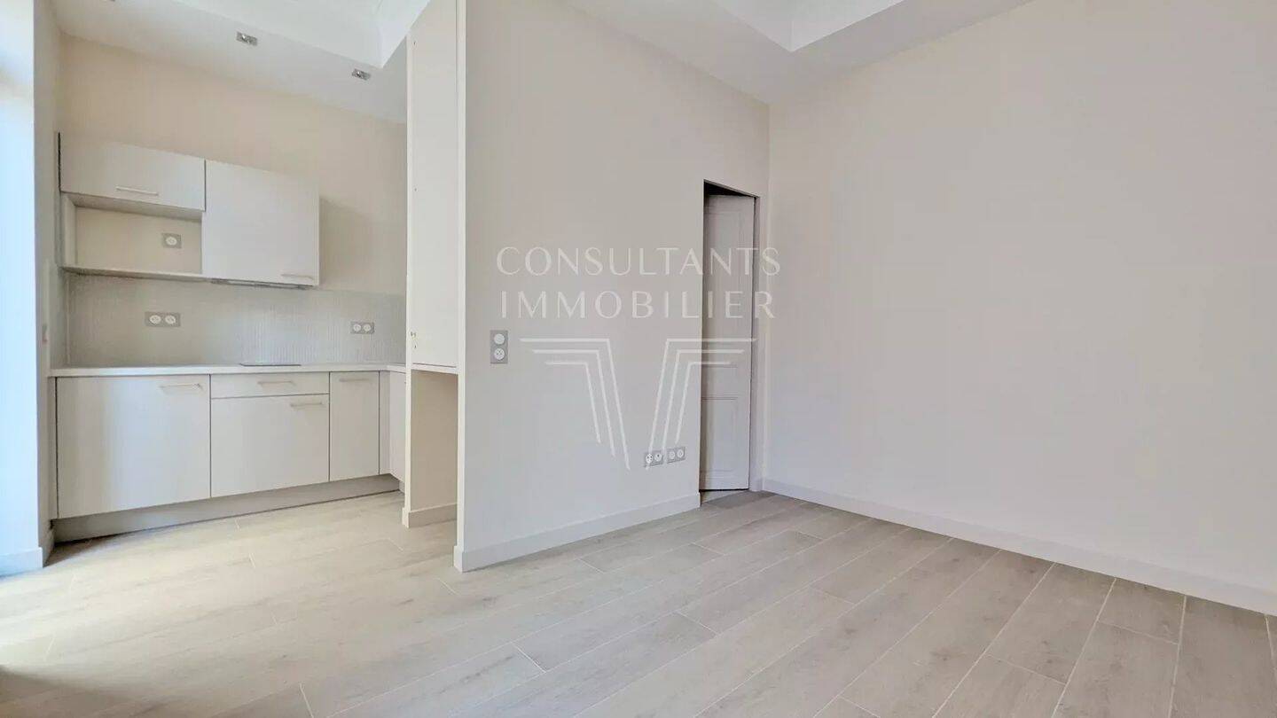 Maison à louer, 19m², LEVALLOIS PERRET