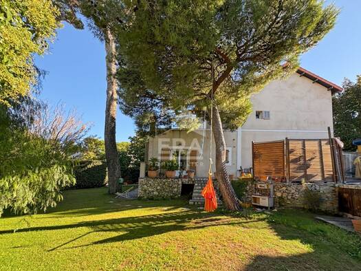 Maison de plain-pied à vendre 740 000 € 4 pièces 3 chambres 167 m² 1 457 m² de terrain Haute Gavotte Les Pennes-Mirabeau 13170