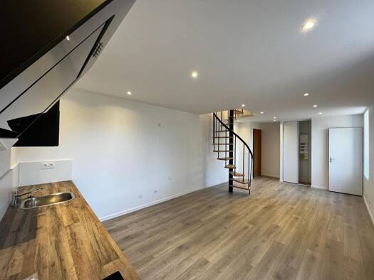 Appartement à louer 820 € 3 pièces 2 chambres 62 m² RDC Soleymieu 38460