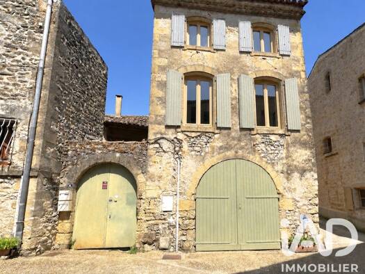 Immeuble à vendre 179 000 € 70 m² Collias 30210