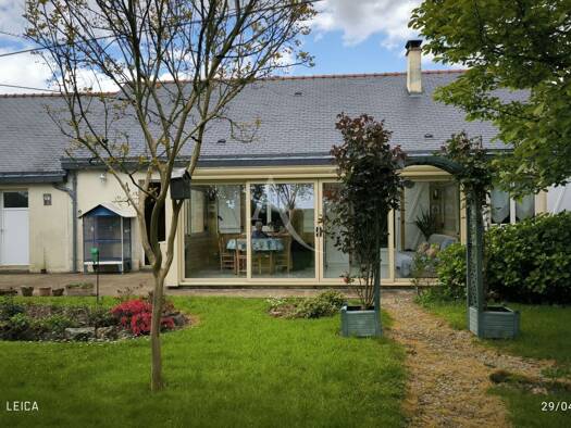 Maison en viager occupé Bouquet 63 500 € 6 pièces 3 chambres 105 m² 1 200 m² de terrain Gene 49220