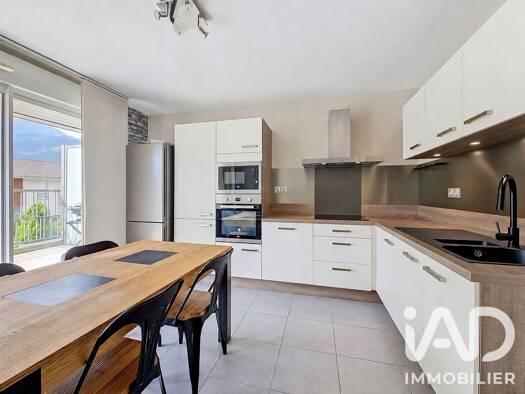 Appartement à vendre 255 000 € 3 pièces 2 chambres 57 m² Étage 1/1 Thyez 74300