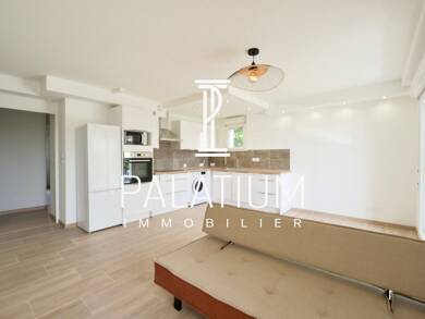 Appartement à louer 1 100 € 3 pièces 2 chambres 56 m² RDC/2 Peripherie Manosque 04100