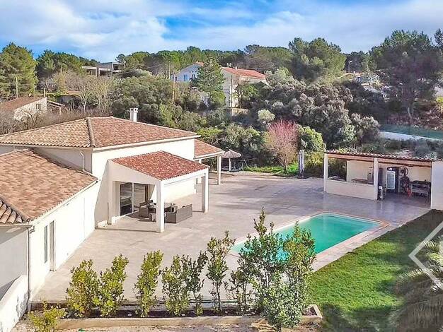 Maison à vendre 895 000 € 7 pièces 4 chambres 250 m² 3 000 m² de terrain Fabregoules-Caillols-Rougiere-Peyrards Septèmes-les-Vallons 13240