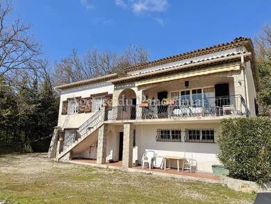 Villa à vendre 671 000 € 6 pièces 4 chambres 178 m² 2 761 m² de terrain Cabris 06530