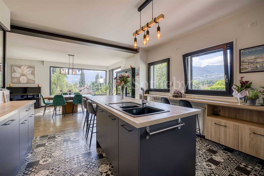 Maison à vendre, 340m², SEVRIER