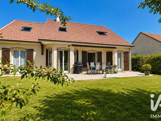 Maison à vendre 835 000 € 8 pièces 7 chambres 188 m² 528 m² de terrain Le Parc et la Tuilerie Noisy-le-Roi 78590