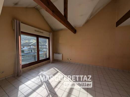 Appartement à vendre 159 000 € 3 pièces 1 chambre 69 m² 3ème étage Marnaz 74460