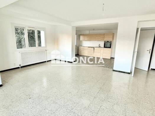 Appartement à louer 956 € 5 pièces 4 chambres 125,4 m² 1er étage Doux-Plateau Tournon-sur-Rhône 07300