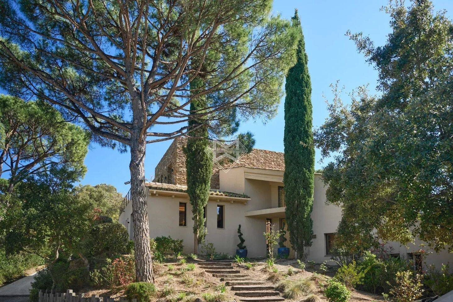 Maison à vendre, 365m², LA CROIX VALMER