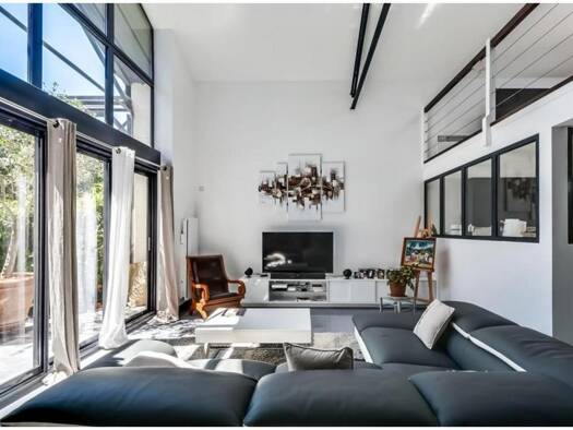 Appartement à vendre 441 000 € 3 pièces 2 chambres 58 m² RDC Les Routes Toulon 83000