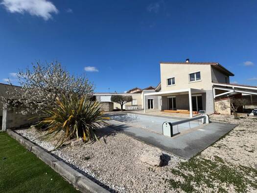 Maison à louer 1 640 € 5 pièces 4 chambres 170,2 m² Beauvallon 69700