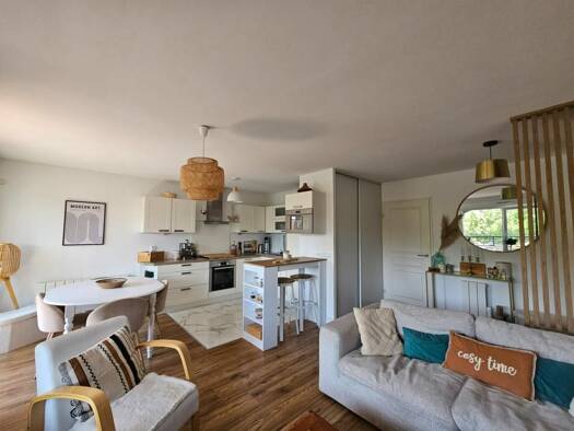 Appartement à vendre 285 000 € 3 pièces 2 chambres 62 m² Étage 2/2 Nord Vétraz-Monthoux 74100